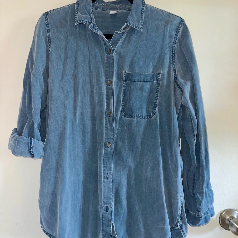 Old Navy Women’s Light Chambray Button Down Shirt